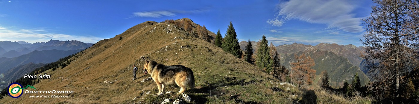 63 Dal Passo di Monte Colle (1856 m) scendiamo a Piazzatorre sul sent. 118.JPG